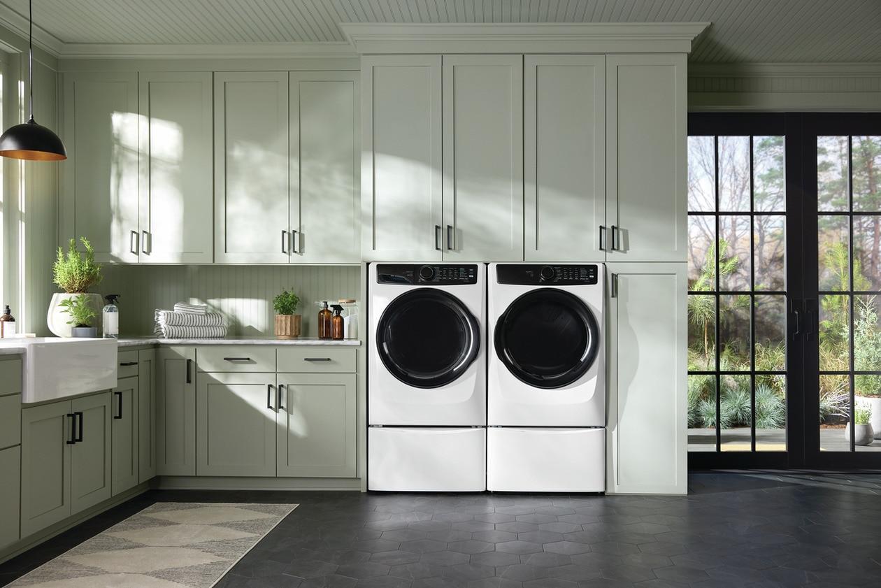 Electrolux ELFG7738AW Electrolux Front Load Perfect Steam™ Gas Dryer With Luxcare® Dry And Instant Refresh - 8.0 Cu. Ft.