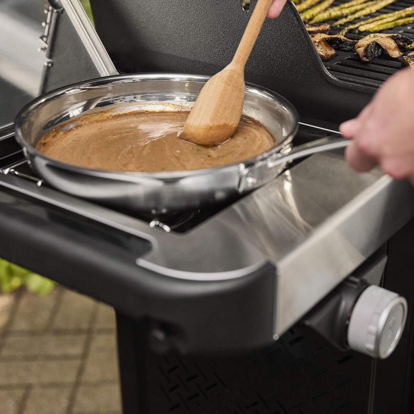 Weber 1500787 Spirit® Ep-435 Gas Grill (Natural Gas) - Black