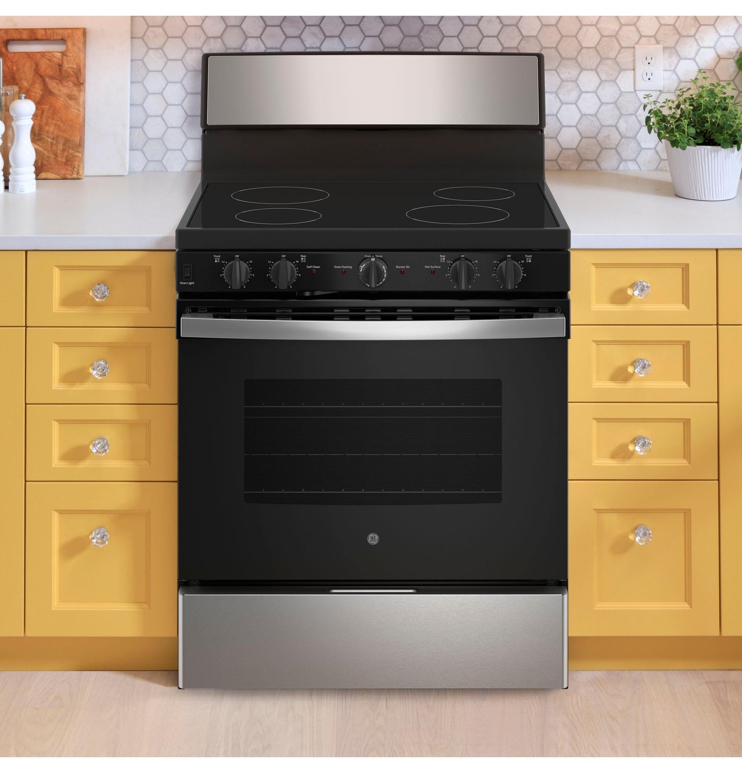 Ge Appliances JB480SYSS Ge® Energy Star® 30" Free-Standing Electric Radiant Smooth Cooktop Range
