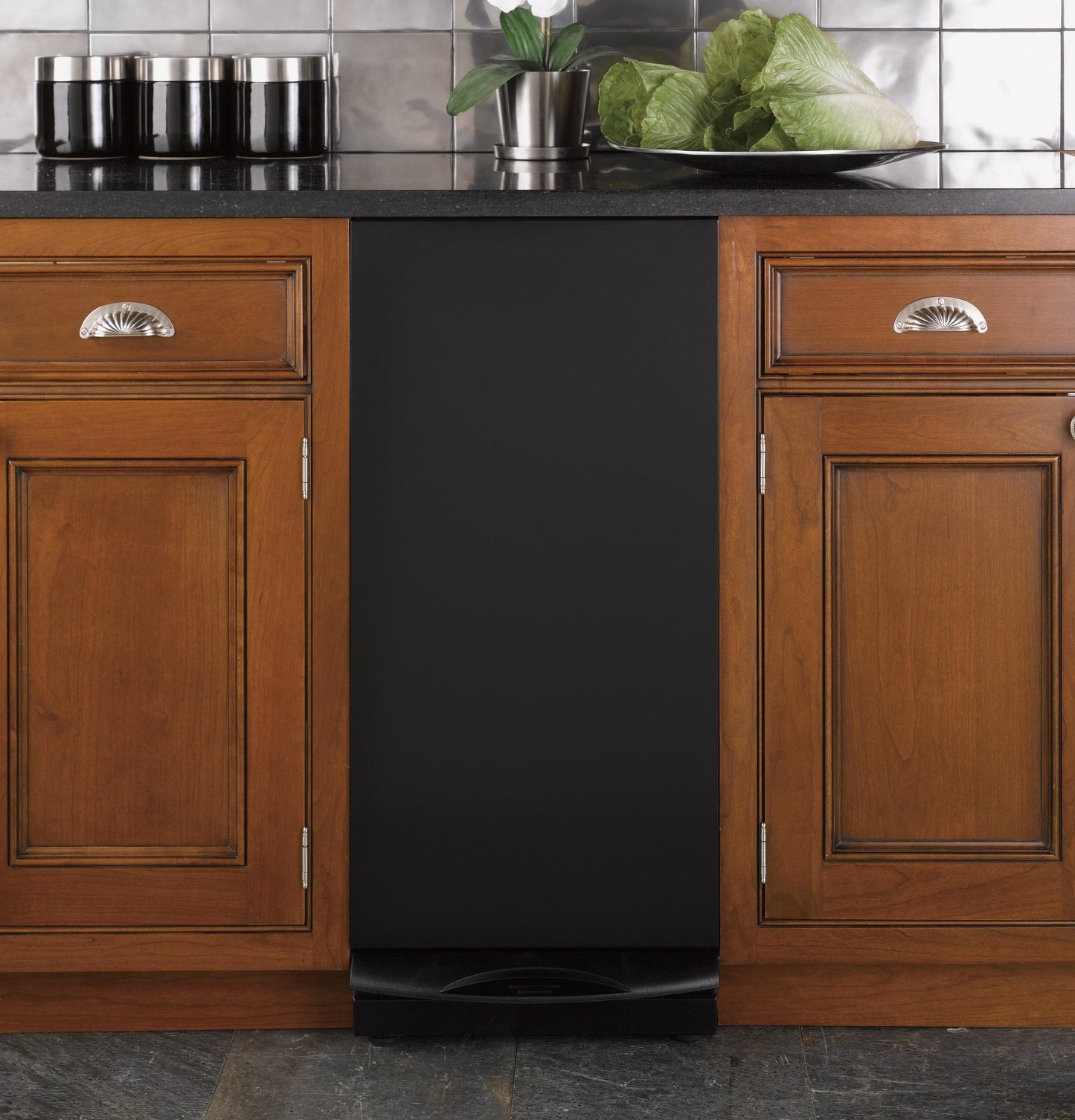 Haier UCG1500NBB Universal 15" Built-In Compactor