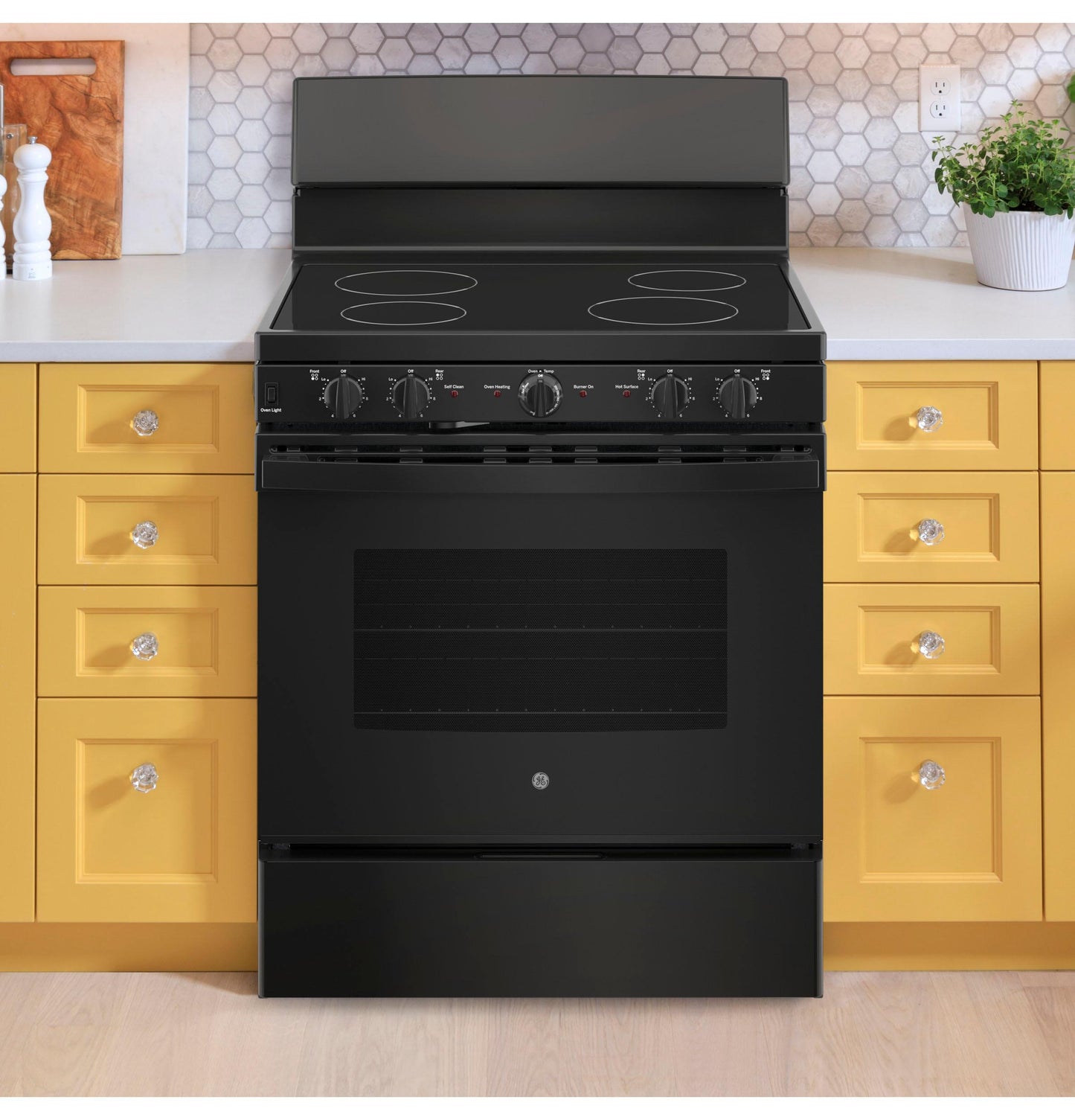 Ge Appliances JB480DYBB Ge® Energy Star® 30" Free-Standing Electric Radiant Smooth Cooktop Range