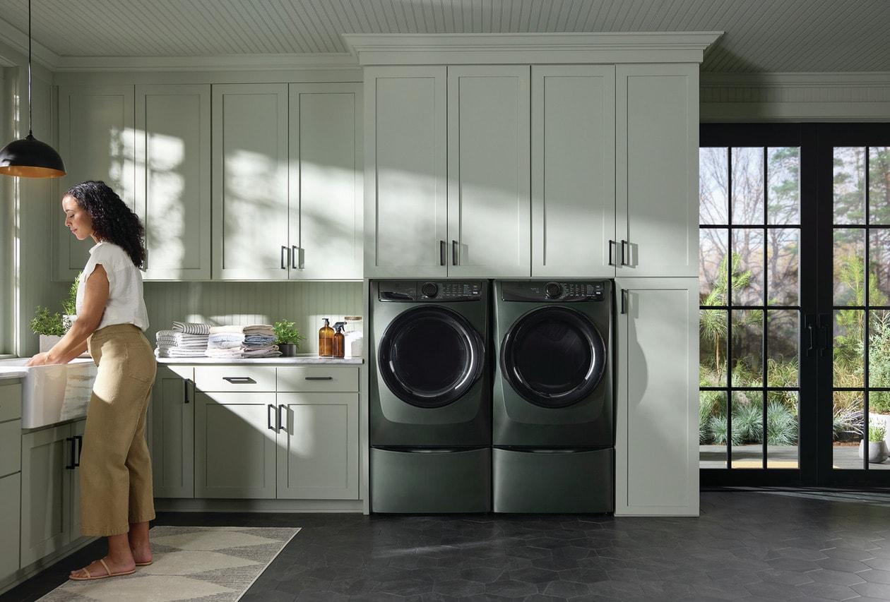 Electrolux ELFG7738AA Electrolux Front Load Perfect Steam&#8482; Gas Dryer With Luxcare® Dry And Instant Refresh - 8.0 Cu. Ft.