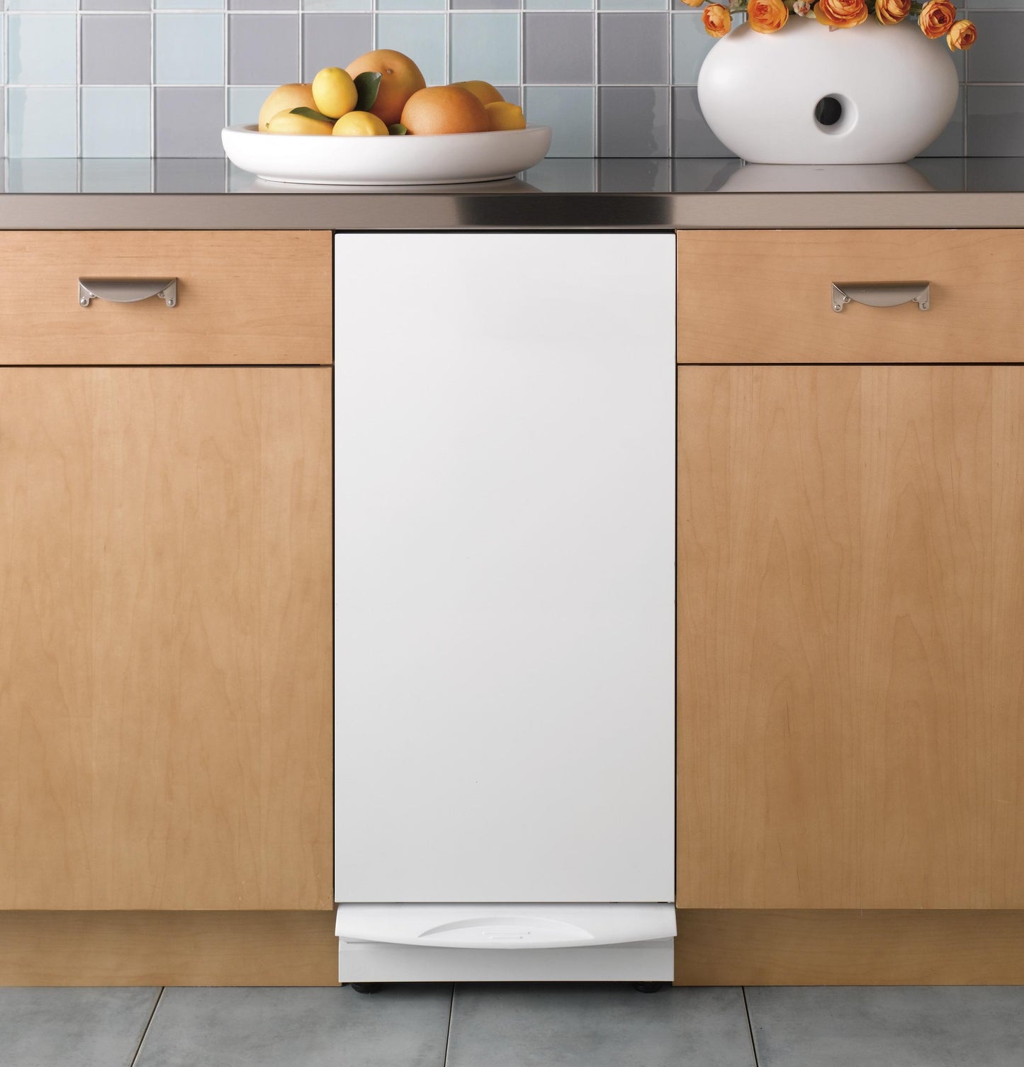 Haier UCG1500NWW Universal 15" Built-In Compactor