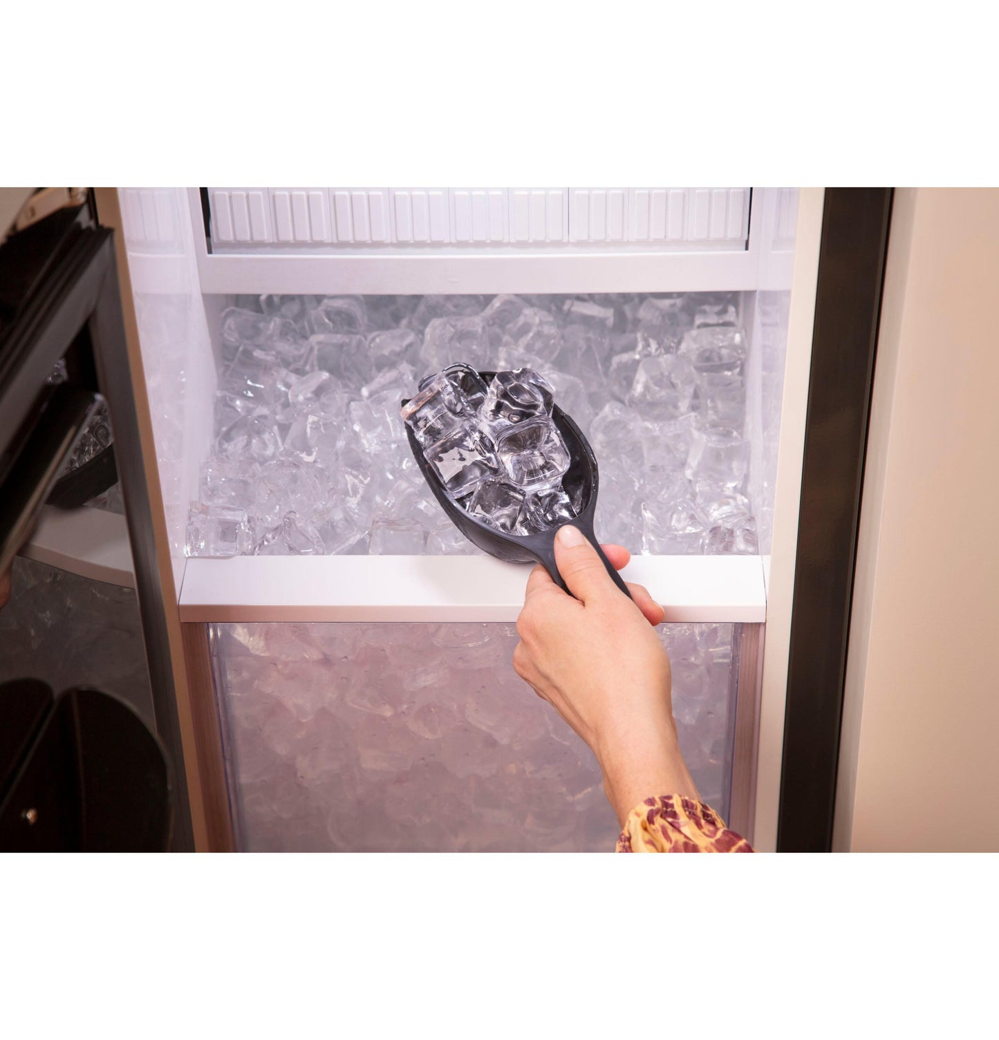 Cafe UCC15NPRII Ice Maker 15-Inch Panel-Ready - Clear Ice