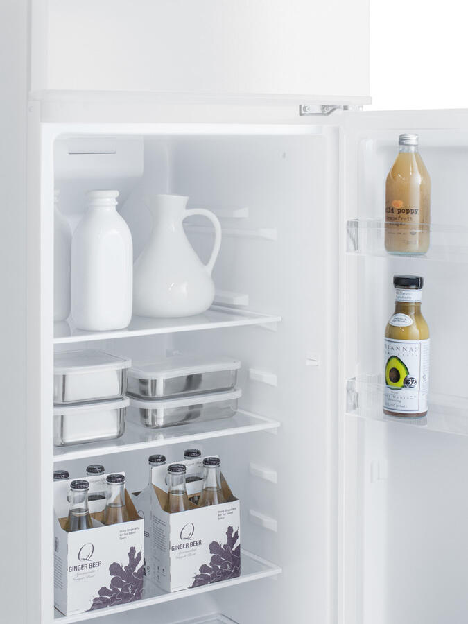 Summit FF922WIM 22" Wide Top Mount Refrigerator-Freezer With Icemaker